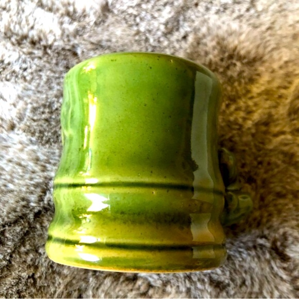 Frog climbing Bamboo Mini planter - Picture 12 of 13